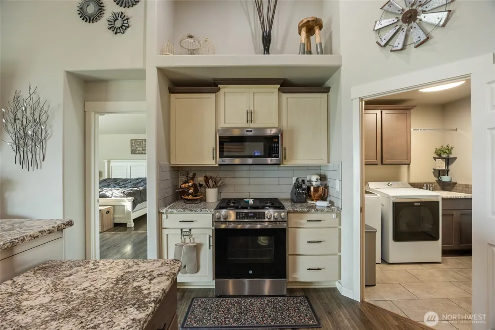 724 I.6 NE Moses Lake, WA 98837