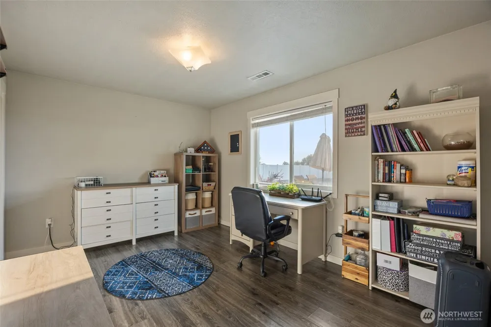 724 I.6 NE Moses Lake, WA 98837