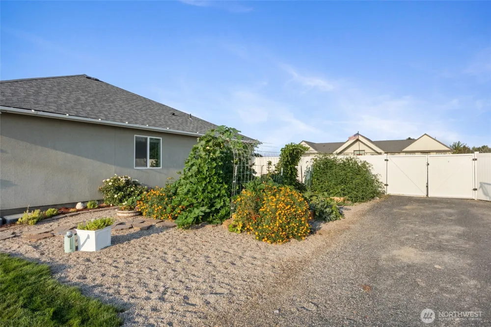 724 I.6 NE Moses Lake, WA 98837