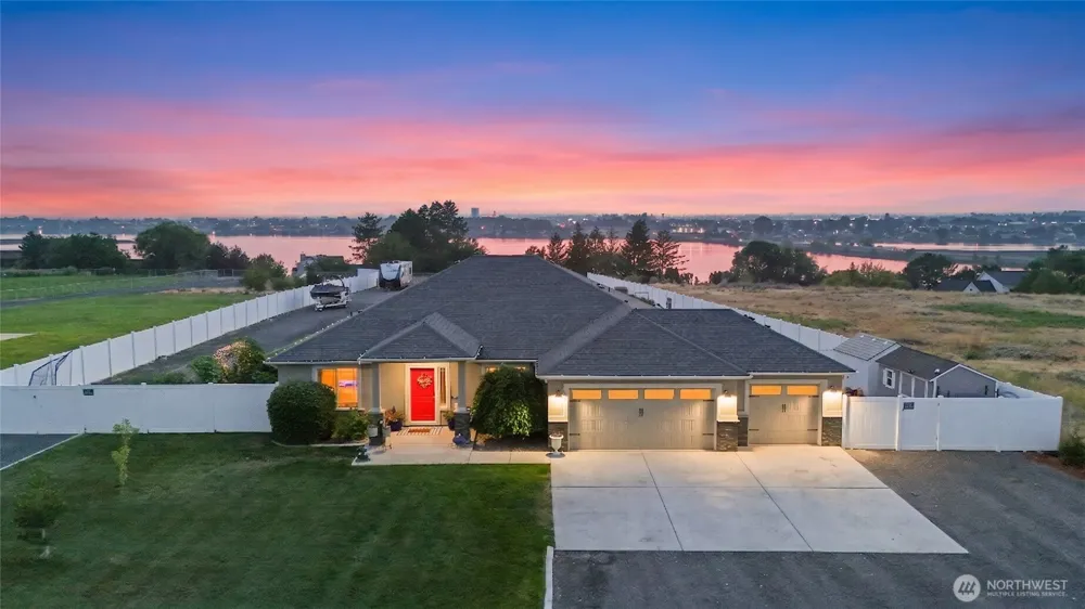 724 I.6 NE Moses Lake, WA 98837