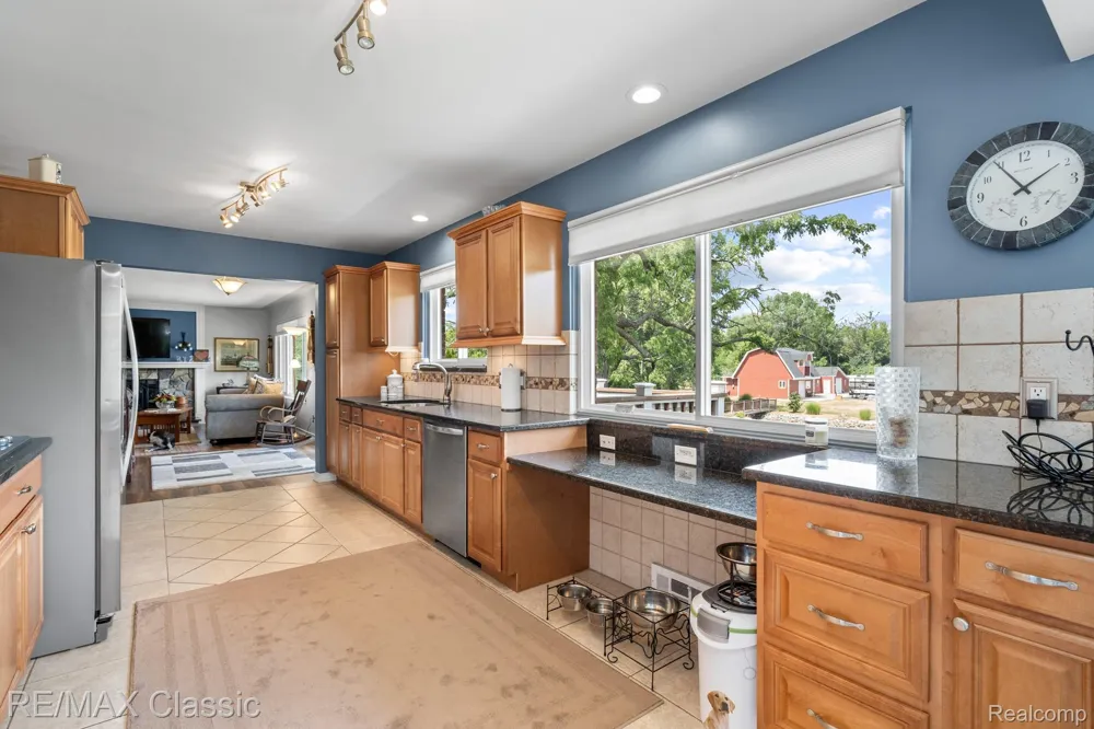 41700 W 11 Mile Road Novi City, MI 48375