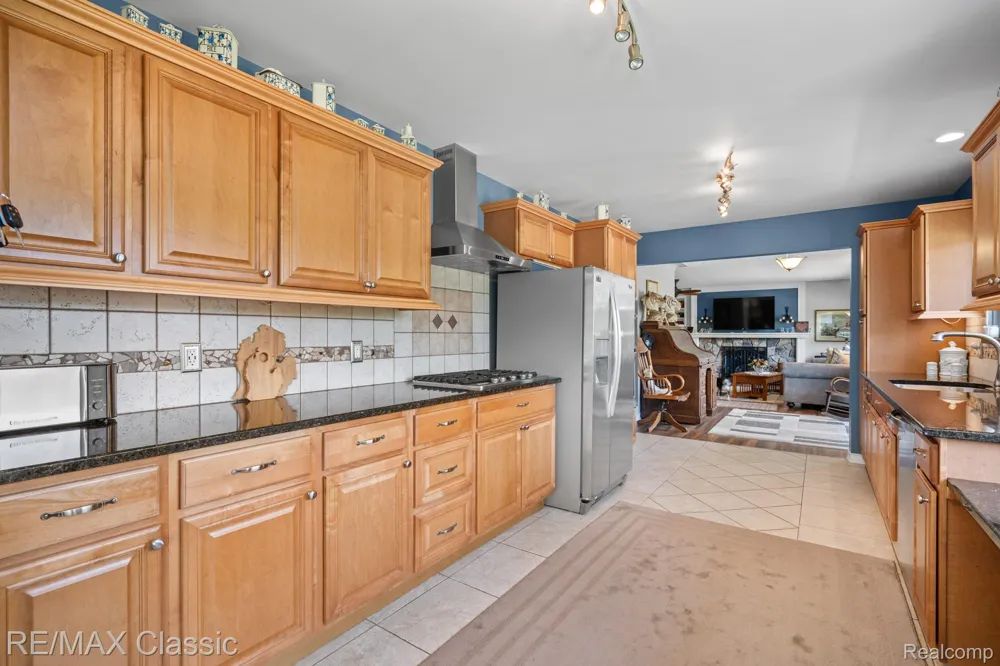 41700 W 11 Mile Road Novi City, MI 48375