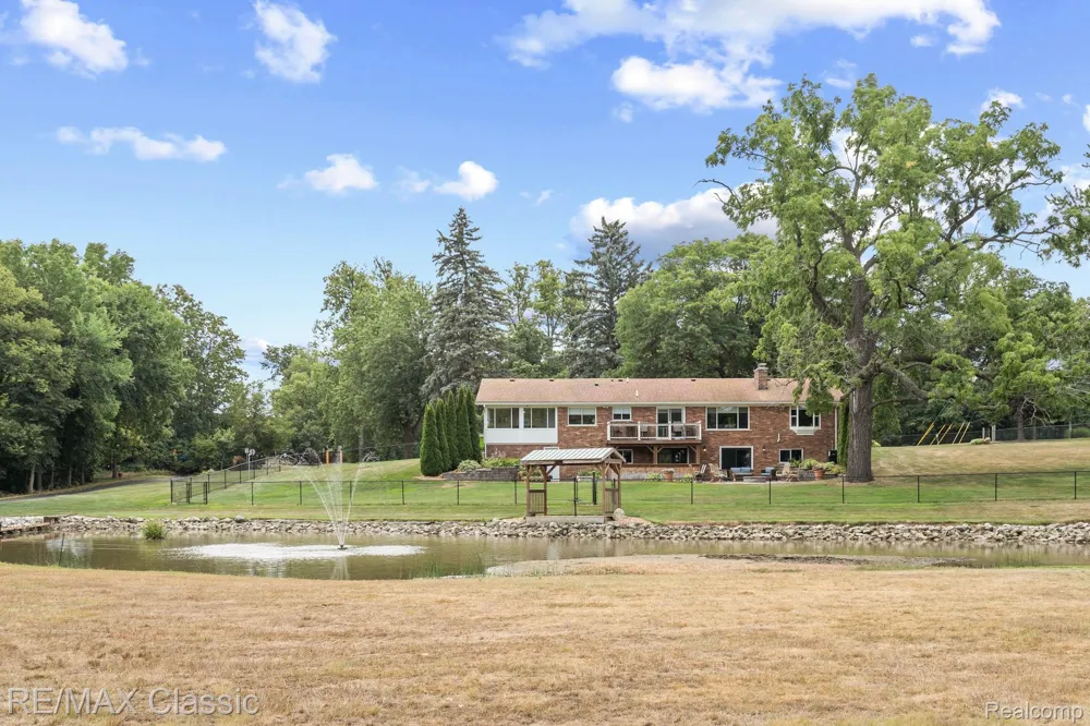 41700 W 11 Mile Road Novi City, MI 48375