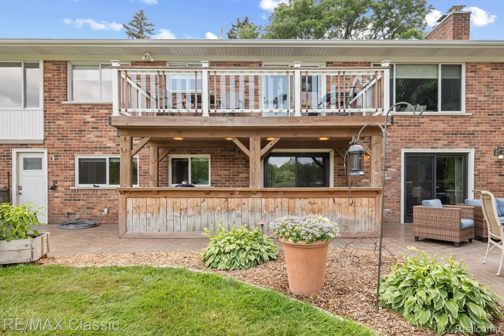 41700 W 11 Mile Road Novi City, MI 48375