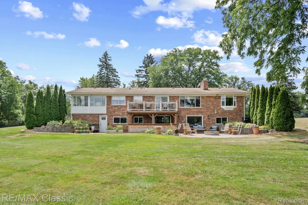 41700 W 11 Mile Road Novi City, MI 48375