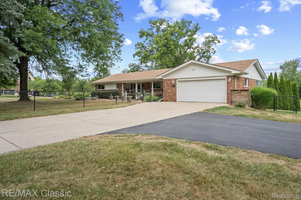 41700 W 11 Mile Road Novi City, MI 48375