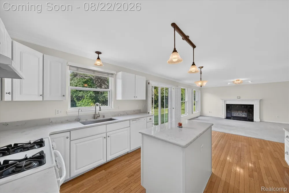 2738 Long Meadow Lane Rochester Hills City, MI 48307