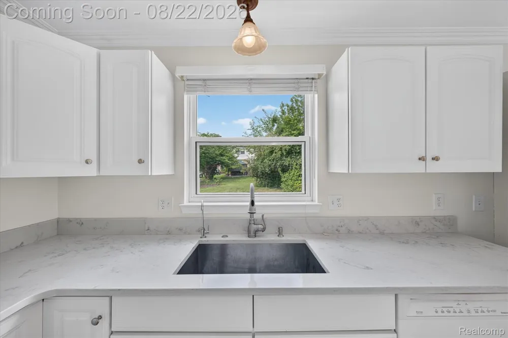 2738 Long Meadow Lane Rochester Hills City, MI 48307