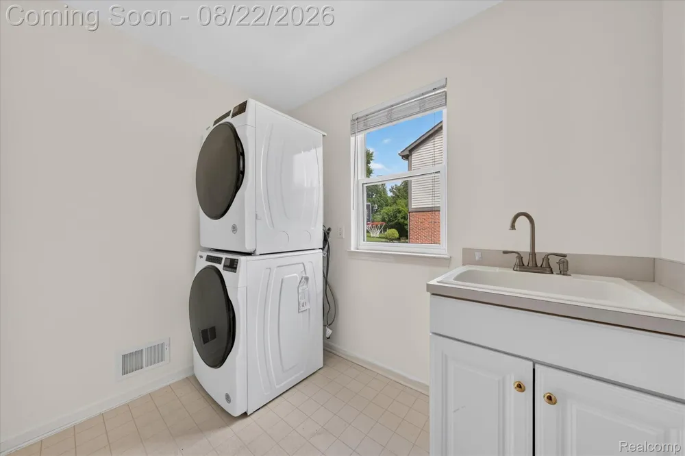2738 Long Meadow Lane Rochester Hills City, MI 48307