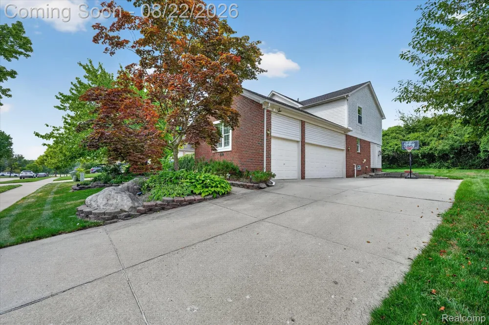 2738 Long Meadow Lane Rochester Hills City, MI 48307