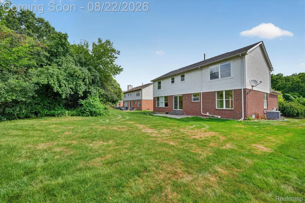 2738 Long Meadow Lane Rochester Hills City, MI 48307