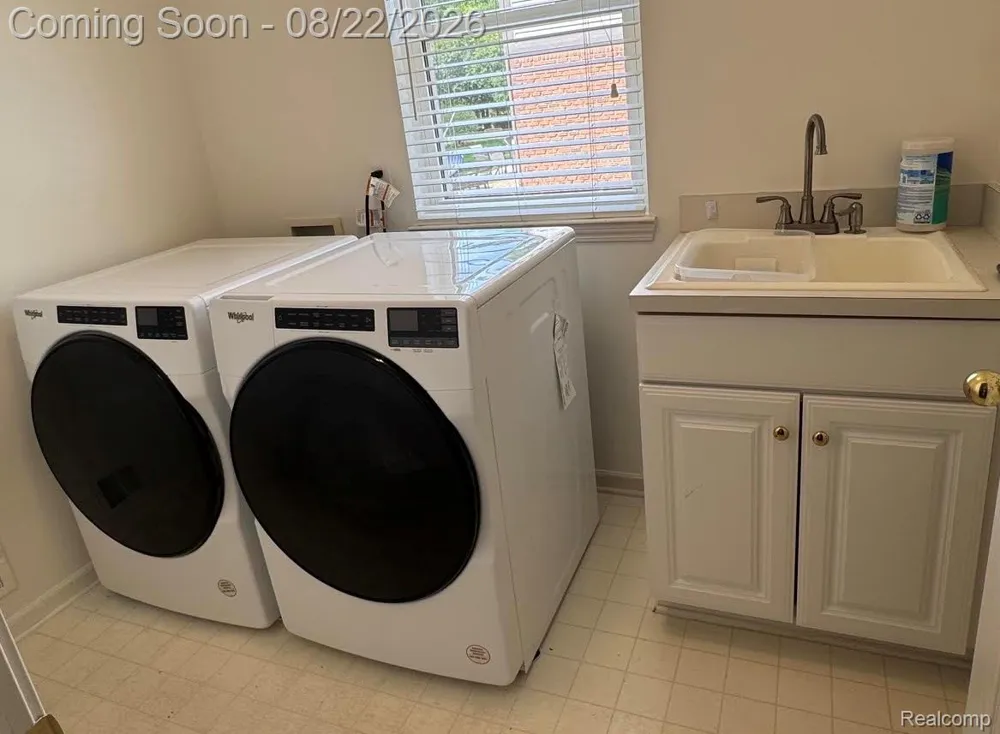2738 Long Meadow Lane Rochester Hills City, MI 48307