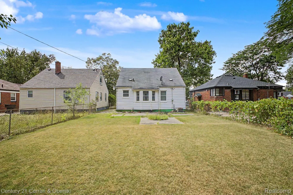 18680 Stahelin Avenue Detroit City, MI 48219