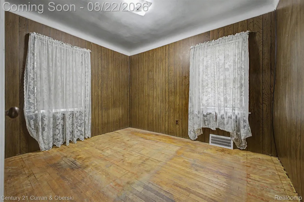18680 Stahelin Avenue Detroit City, MI 48219