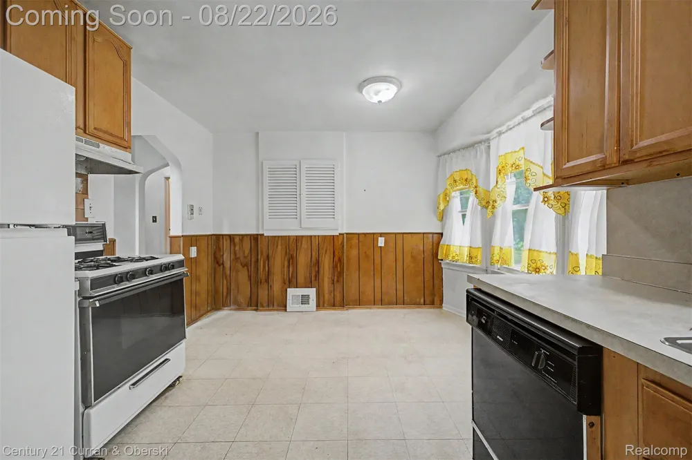 18680 Stahelin Avenue Detroit City, MI 48219
