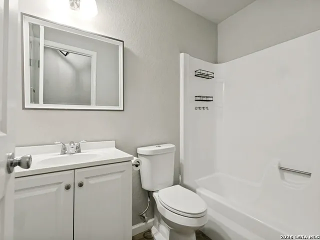 7247 GLEN HL San Antonio, TX 78239