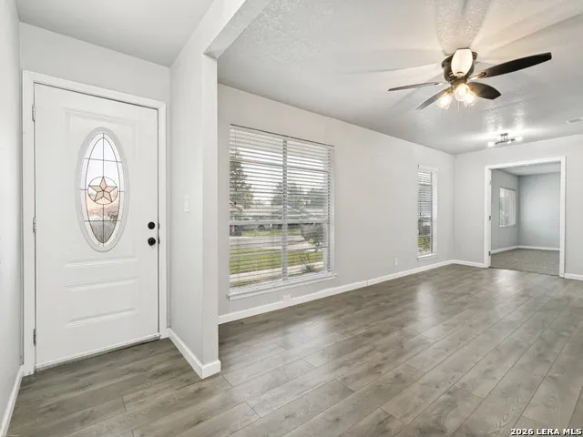 7247 GLEN HL San Antonio, TX 78239