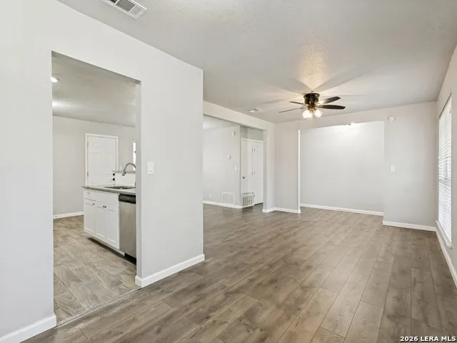 7247 GLEN HL San Antonio, TX 78239
