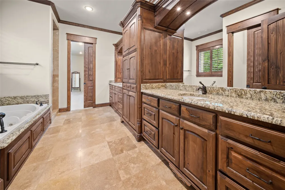 6987 Canal Tyler, TX 75703