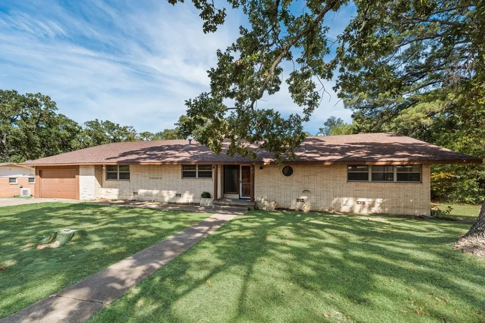1720 Lazy U Drive Canton, TX 75103