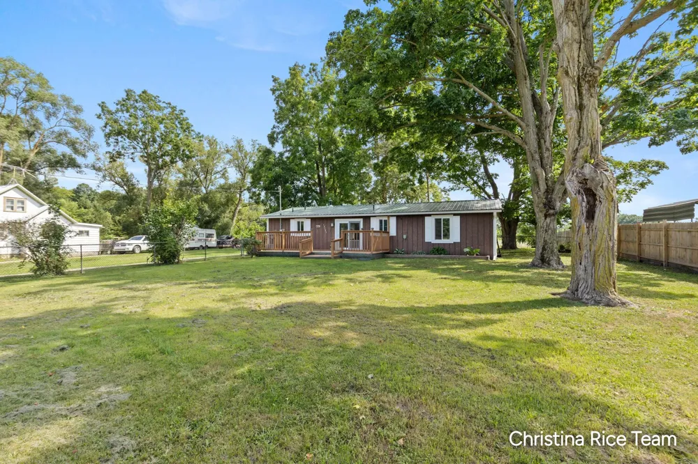 15133 2nd Street Howard City, MI 49329