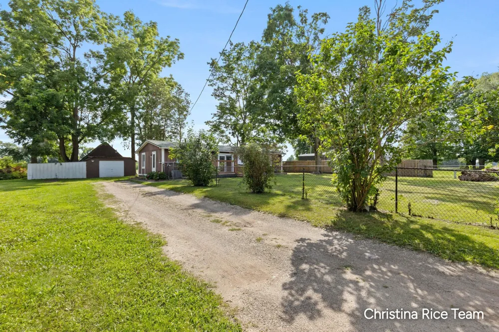 15133 2nd Street Howard City, MI 49329