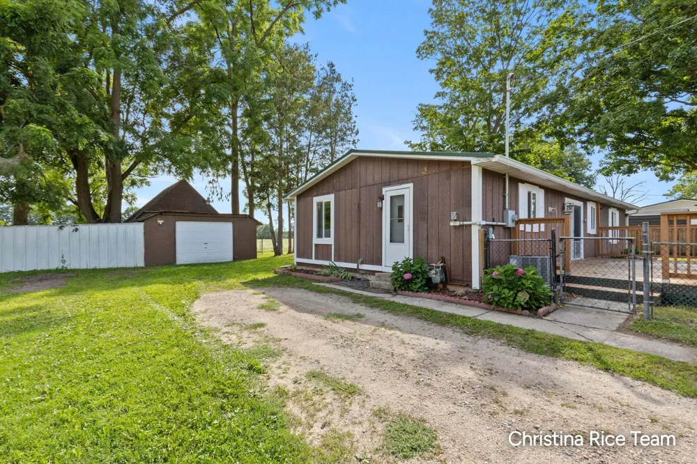 15133 2nd Street Howard City, MI 49329