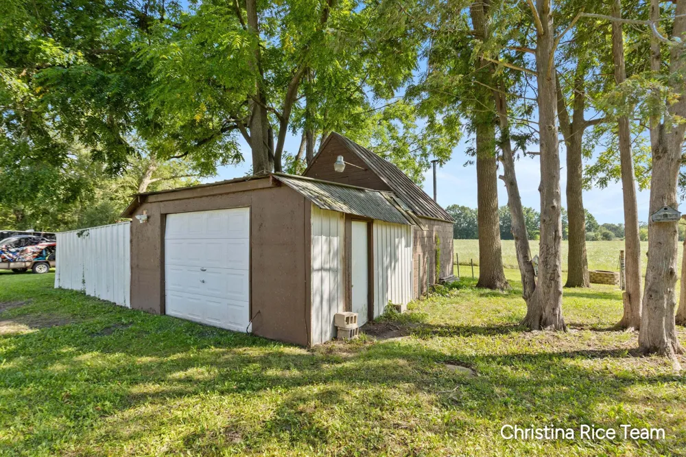 15133 2nd Street Howard City, MI 49329