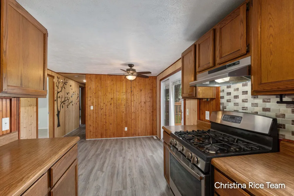 15133 2nd Street Howard City, MI 49329