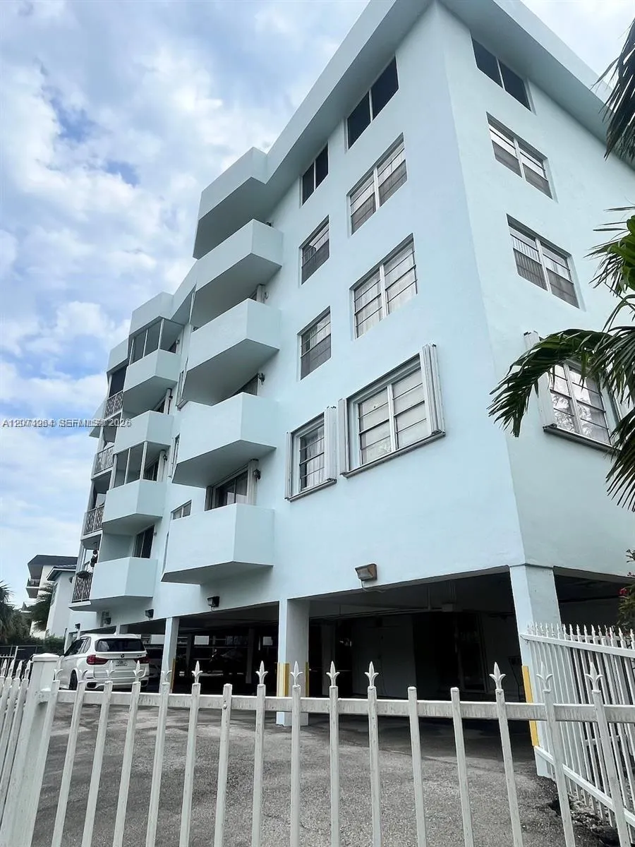 1990 Marseille Dr #206 Miami Beach, FL 33141