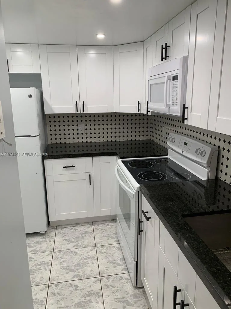 1990 Marseille Dr #206 Miami Beach, FL 33141