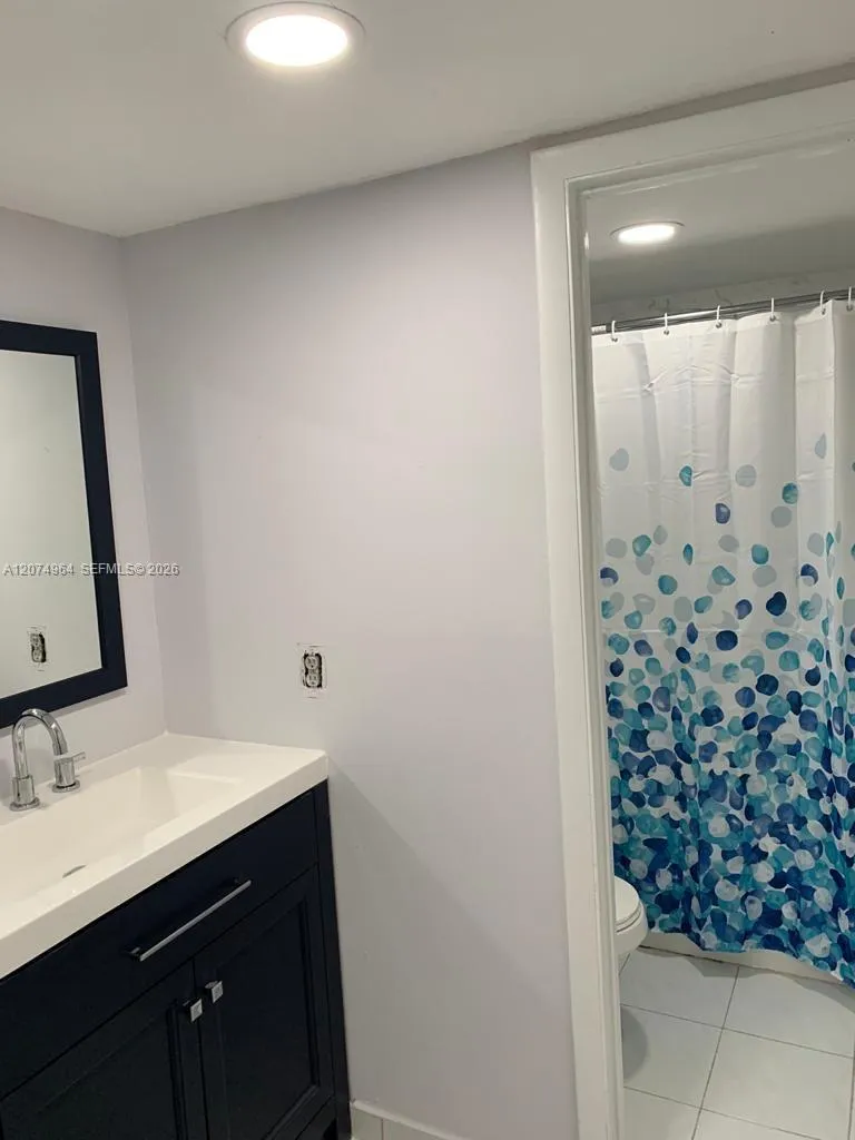 1990 Marseille Dr #206 Miami Beach, FL 33141