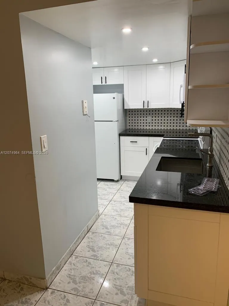 1990 Marseille Dr #206 Miami Beach, FL 33141