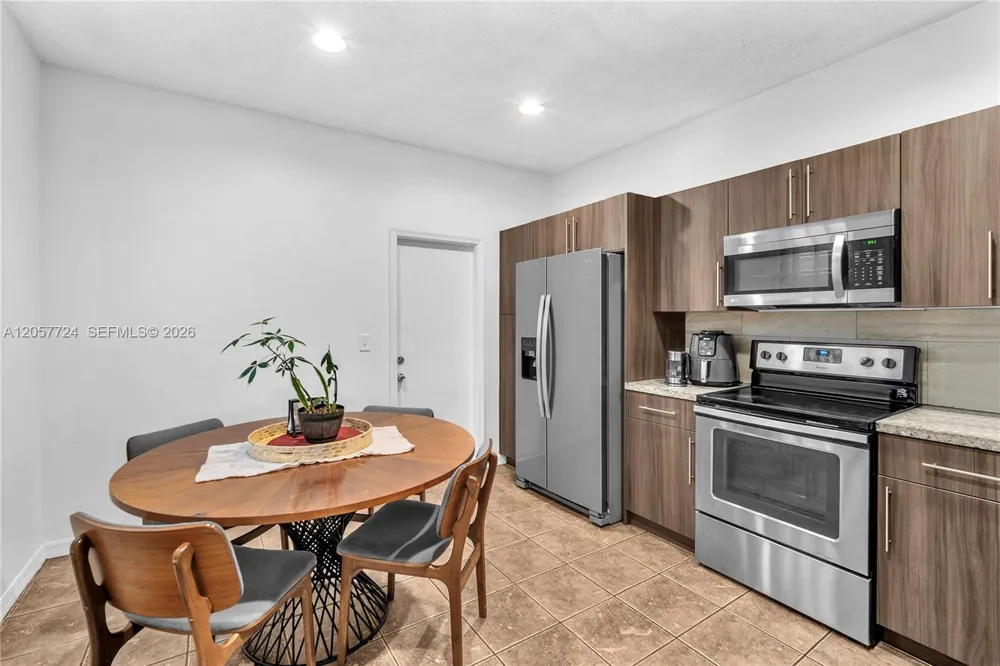 3692 San Simeon Cir Weston, FL 33331