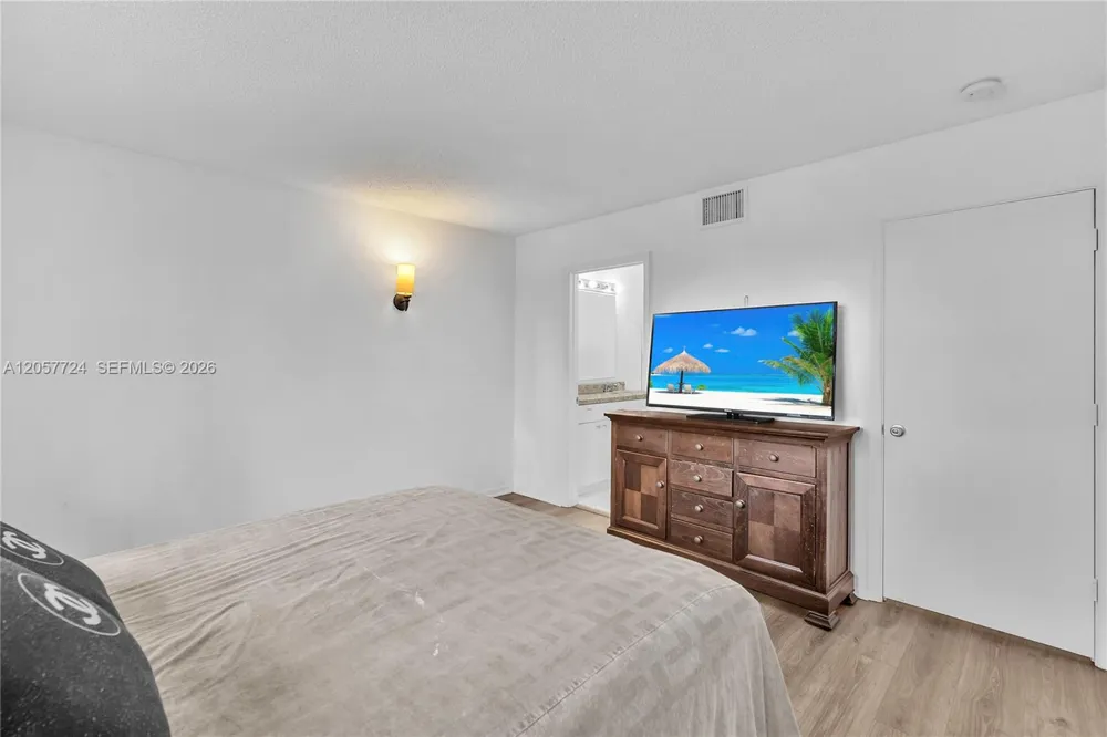 3692 San Simeon Cir Weston, FL 33331