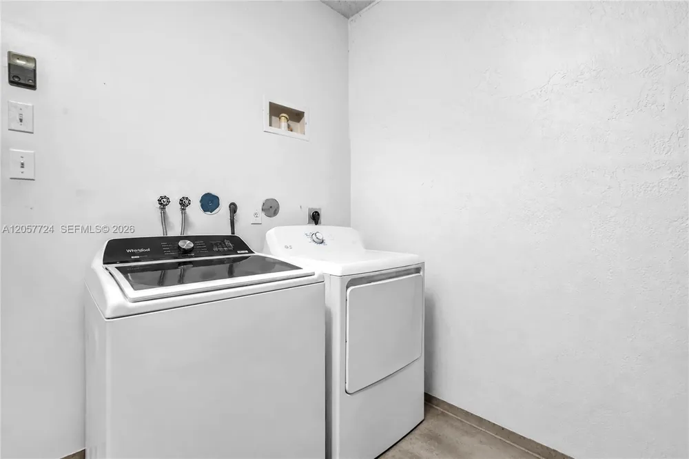 3692 San Simeon Cir Weston, FL 33331
