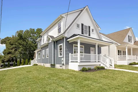 3903 Bay Drive