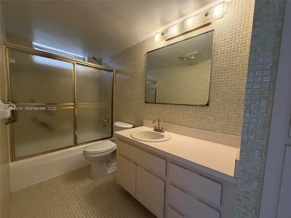 2910 Point East Dr #M514 Aventura, FL 33160