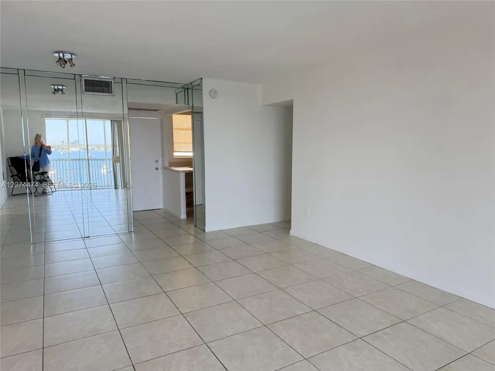 2910 Point East Dr #M514 Aventura, FL 33160