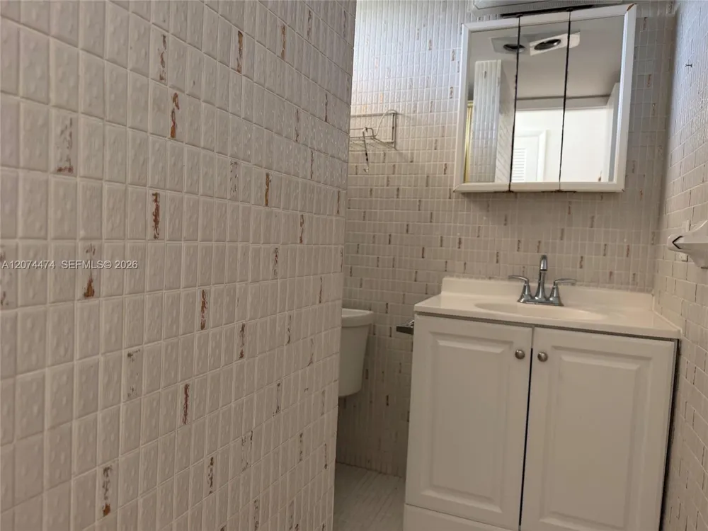 2910 Point East Dr #M514 Aventura, FL 33160
