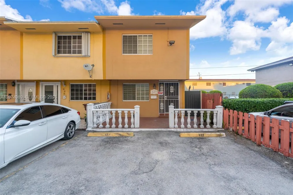 627 W 68th St #627 Hialeah, FL 33014