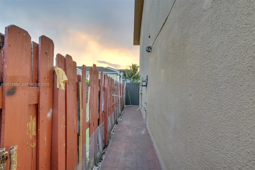 627 W 68th St #627 Hialeah, FL 33014