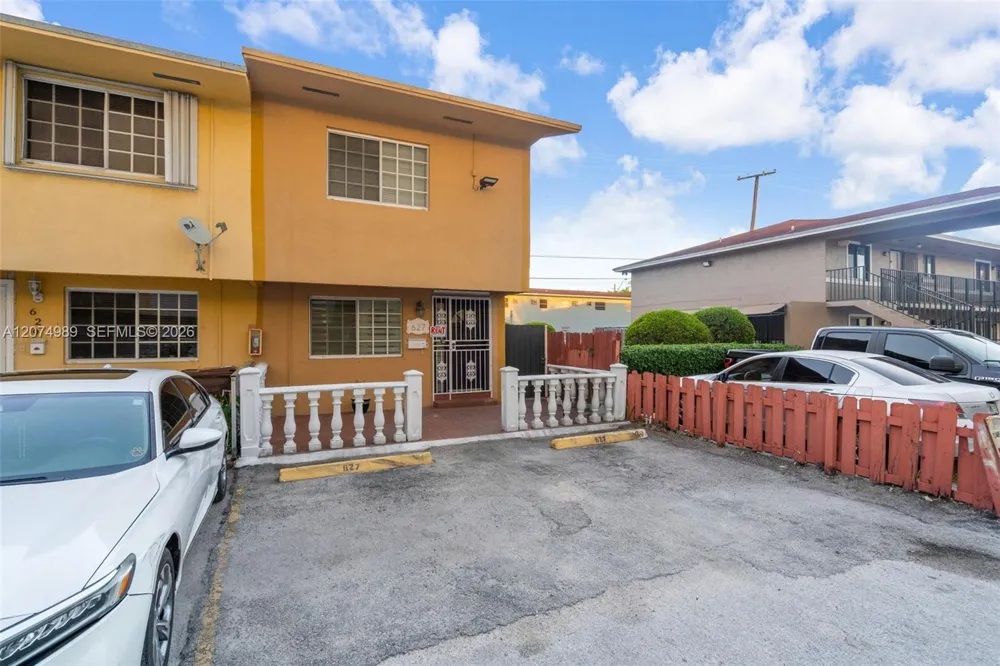 627 W 68th St #627 Hialeah, FL 33014