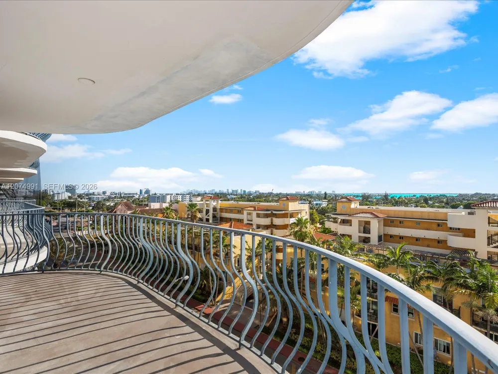 8877 Collins Ave #704 Surfside, FL 33154