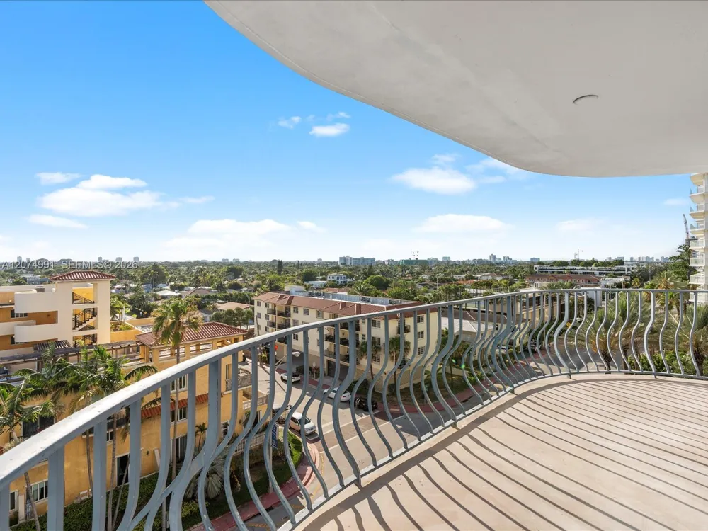 8877 Collins Ave #704 Surfside, FL 33154
