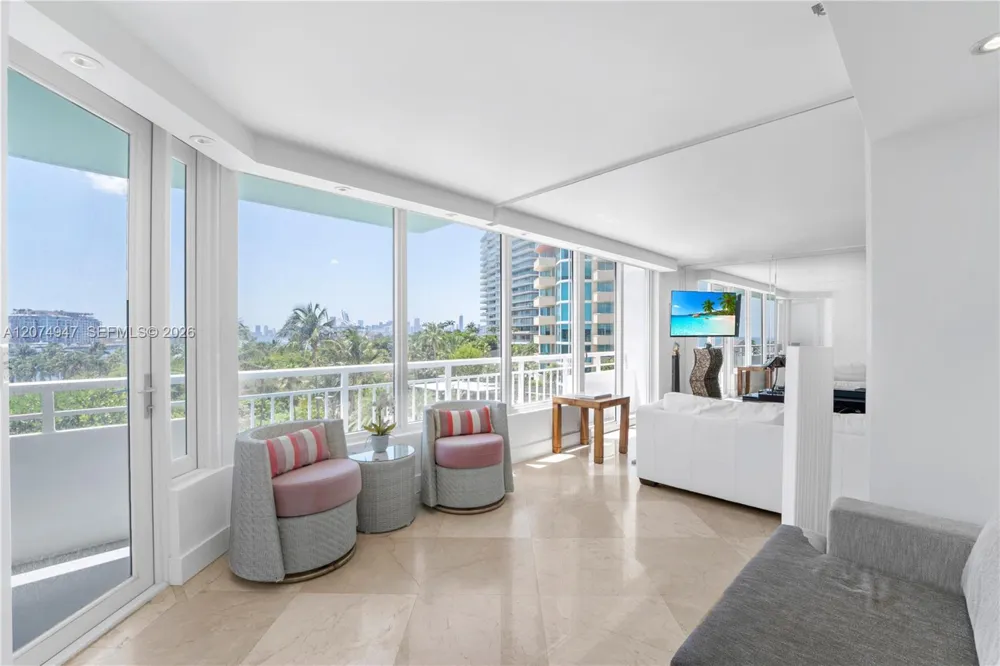 400 S Pointe Dr #505 Miami Beach, FL 33139