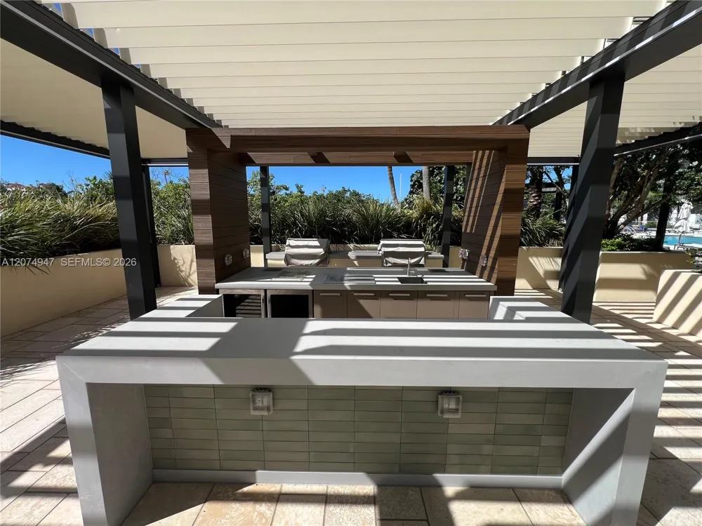 400 S Pointe Dr #505 Miami Beach, FL 33139