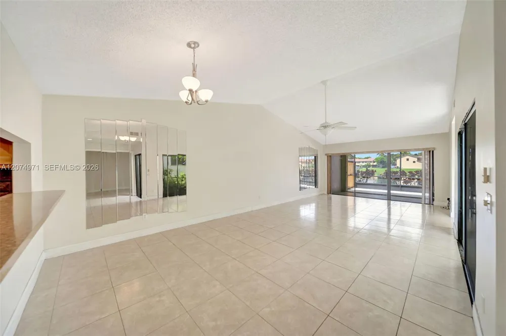 5223 E Gate Lake Rd #5223 Tamarac, FL 33319