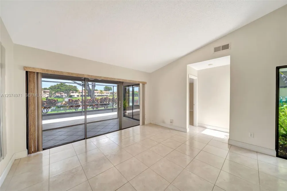 5223 E Gate Lake Rd #5223 Tamarac, FL 33319