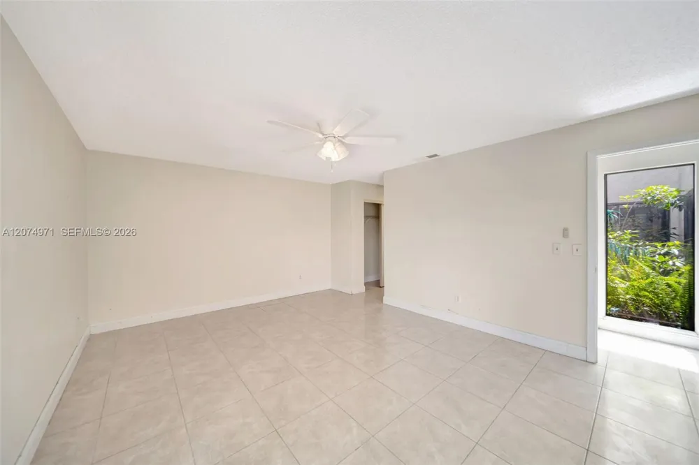 5223 E Gate Lake Rd #5223 Tamarac, FL 33319